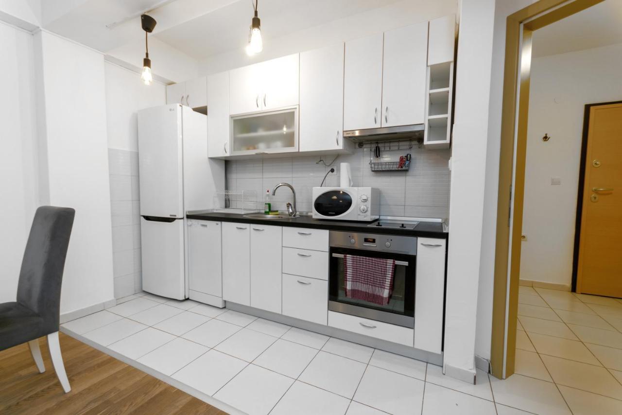 One Bedroom Apartment With Private Parking Skopje Exterior foto
