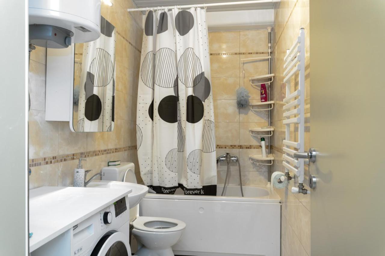 One Bedroom Apartment With Private Parking Skopje Exterior foto